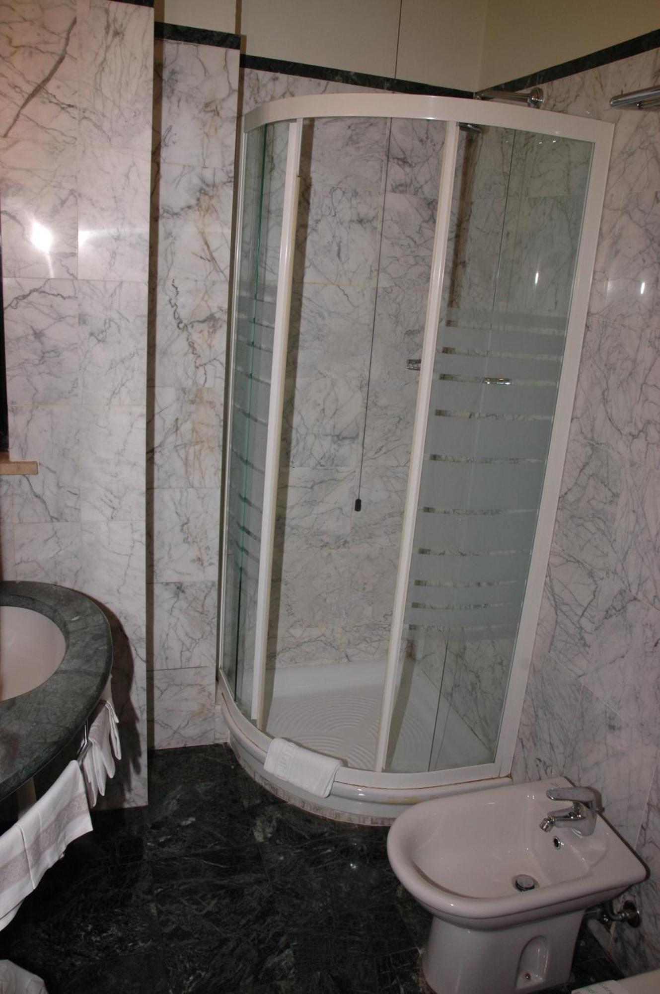 Hotel Michelangelo Palace & Spa Terni Habitación foto