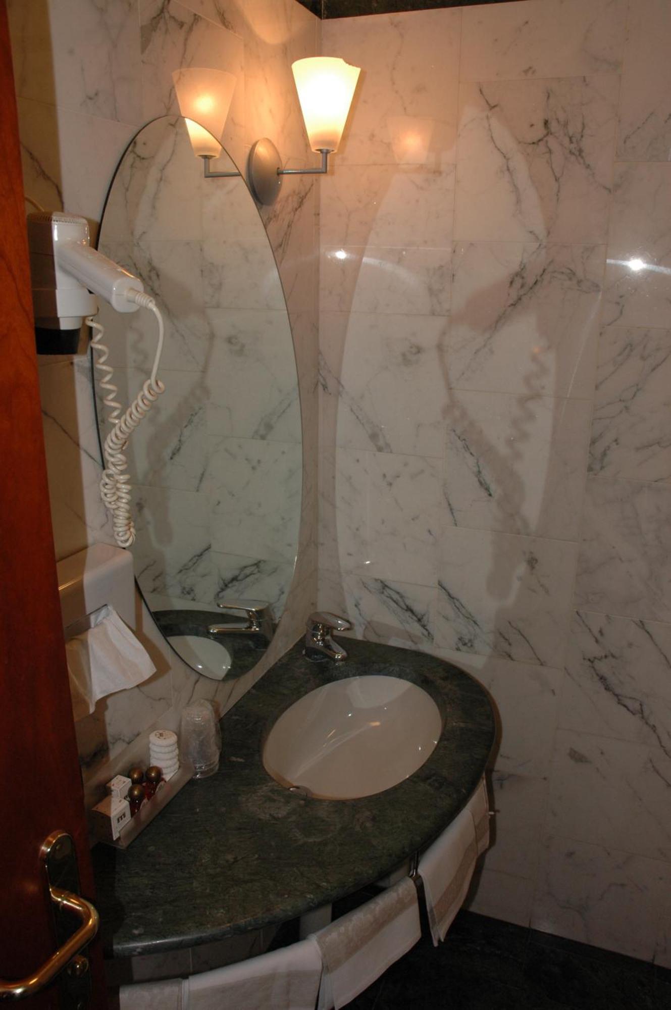 Hotel Michelangelo Palace & Spa Terni Habitación foto